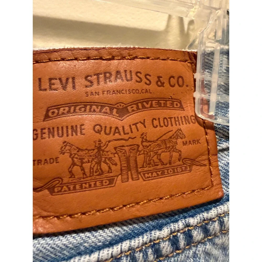 Levis Premium Wedgie Straight Jeans Light Wash Button Fly Denim Size 30